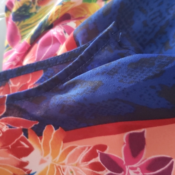 BCBGMAXAZRIA Vance V-Neck Blue Floral Romper - Picture 6 of 8